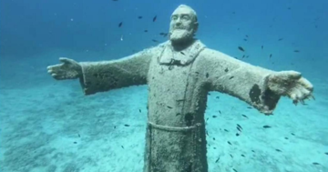 Tremiti: la statua sommersa di San Pio torna all’antico splendore