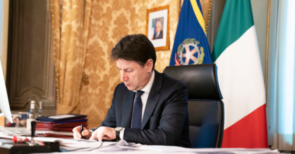 Conte firma il Dpcm e annuncia proroga del lockdown