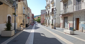 Divieto di transito a tutti i veicoli e velocipedi elettrici in zona pedonale